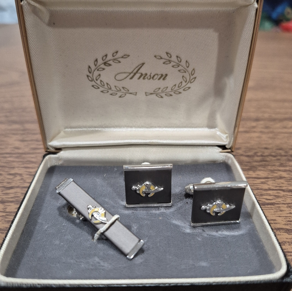 NIB Vintage Anson Shriners Cufflink And Tie Clip Set